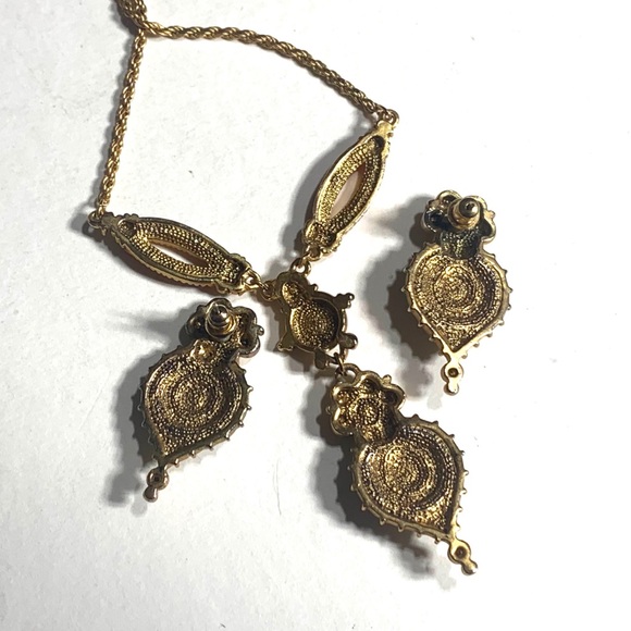 Coral Beaded Y Drop Pendant Necklace & Earrings Set Ornate Faux Garnets - Picture 8 of 8